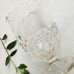 🦢 COQUETTE CORE 🦢 ANTQ 1880s scalloped, EAPG, spooner or celery vase, Gothic
